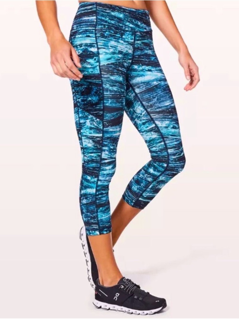 Lululemon Speed Up Crop 21” shoreline Multi Blue Leggings Size 4